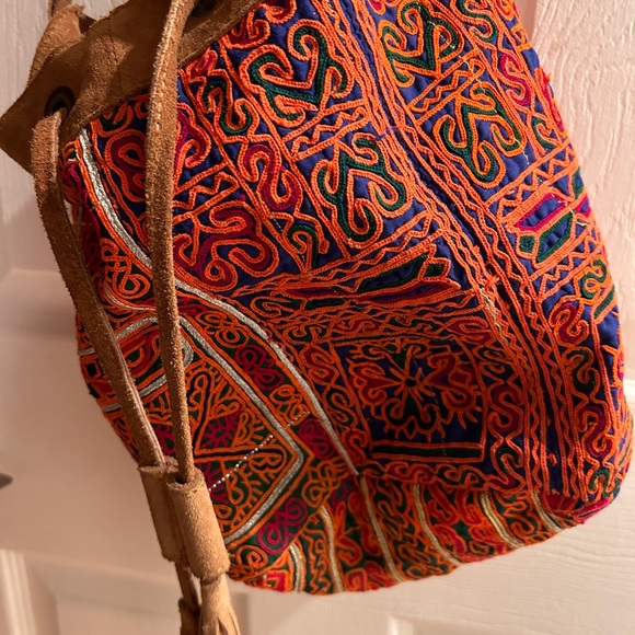 Beautiful boho embroidered pouch bucket bag made by artisan - Picture 4 of 7